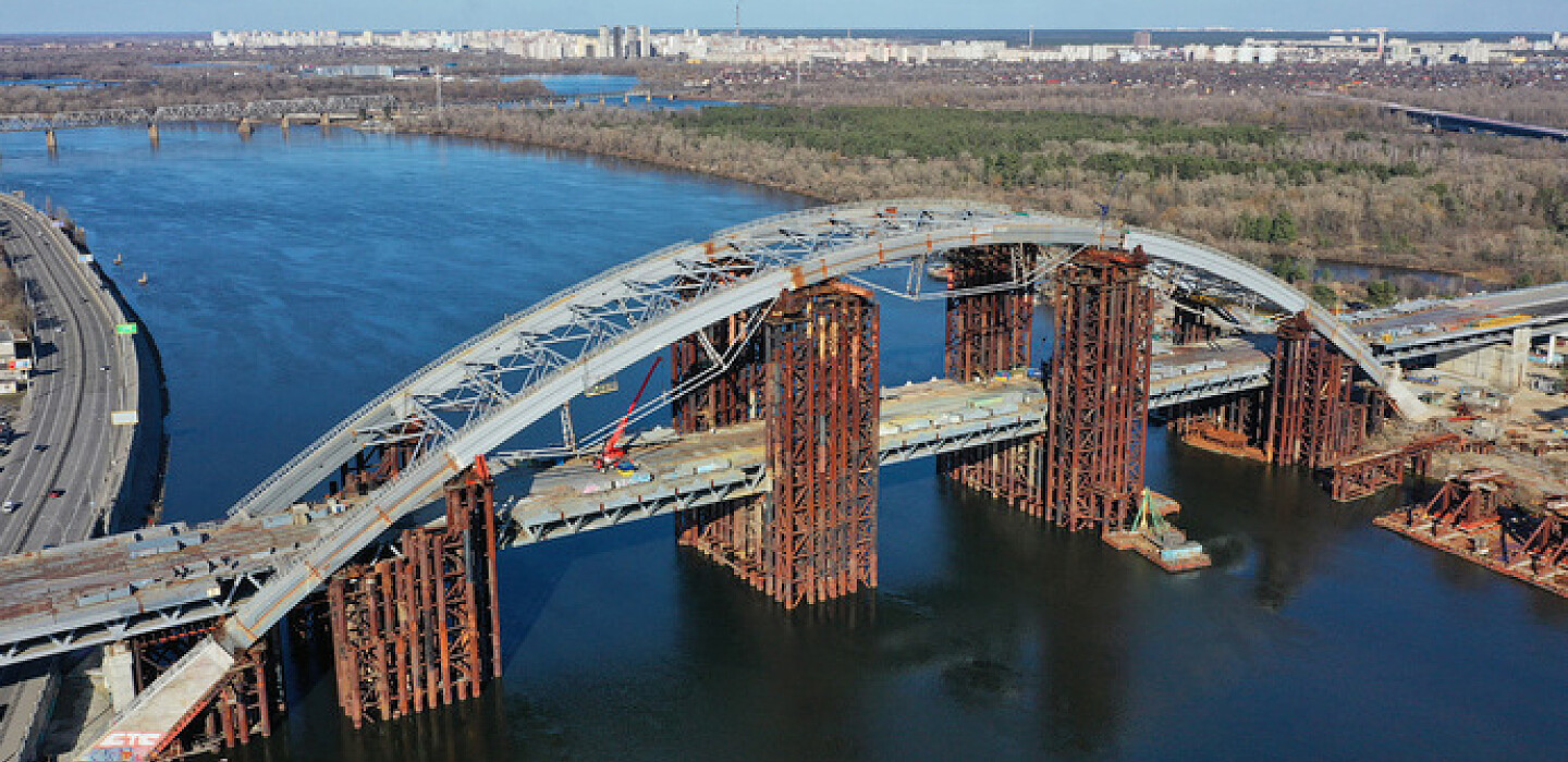 недостроенный мост в киеве через днепр